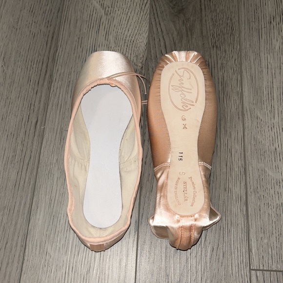 Suffolk Stellar Pink Standard 6x Pointe Shoe - Picture 2 of 5